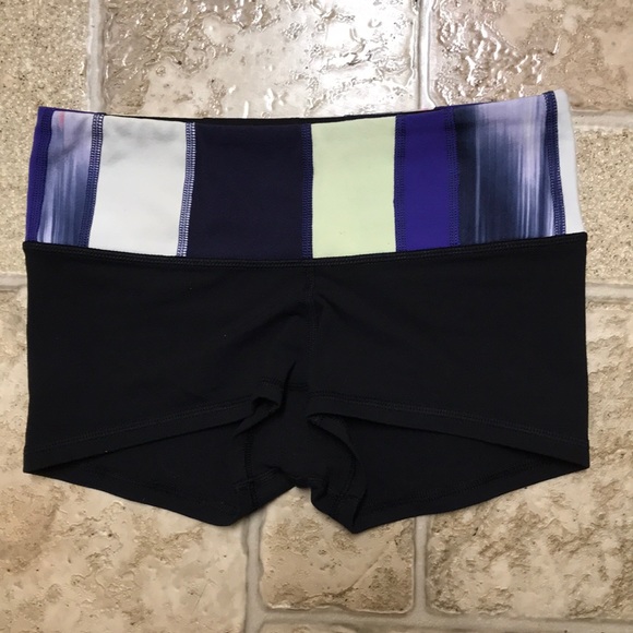 lululemon athletica Pants - Lululemon reversible boogie shorts